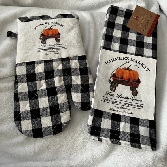 NWT Farmers Market Hand Towel and Oven Mitt - Picture 1 of 3